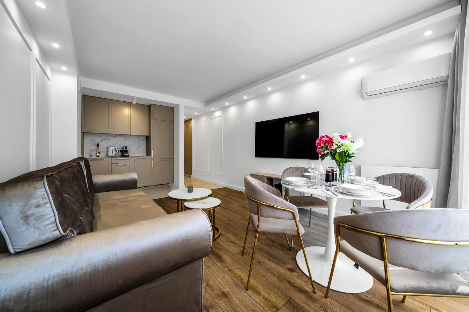 Warsaw Centrum Apartment - Workspace, Balcony - By Rentujemy Екстериор снимка