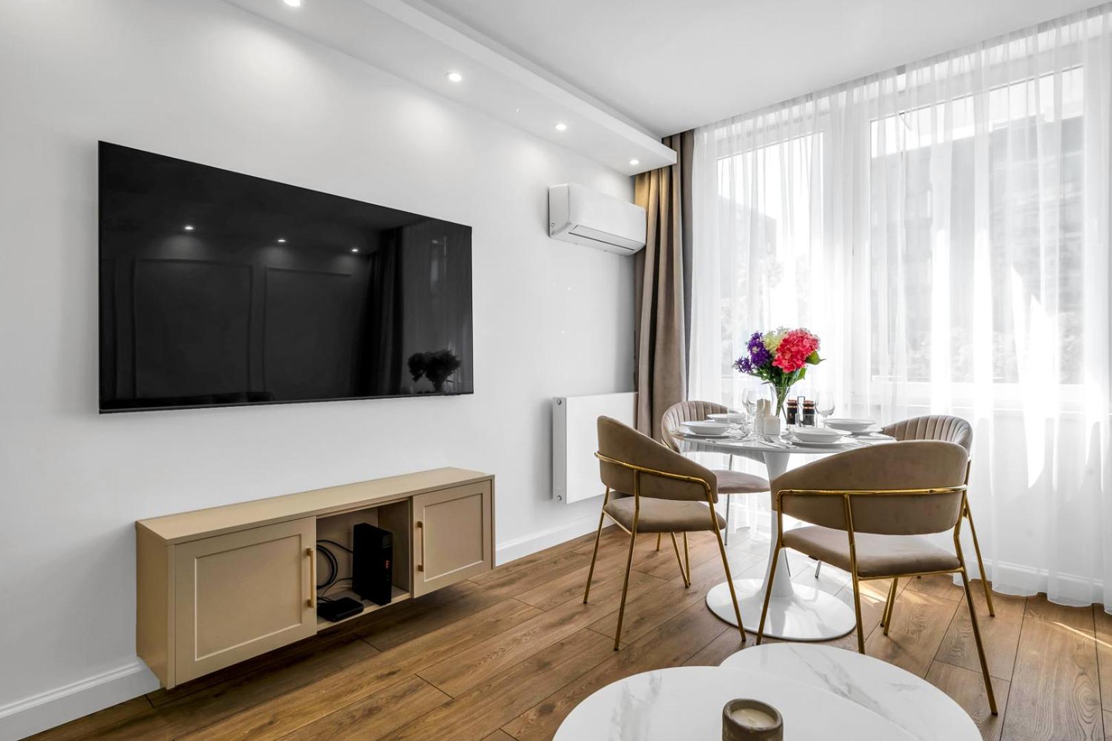 Warsaw Centrum Apartment - Workspace, Balcony - By Rentujemy Екстериор снимка